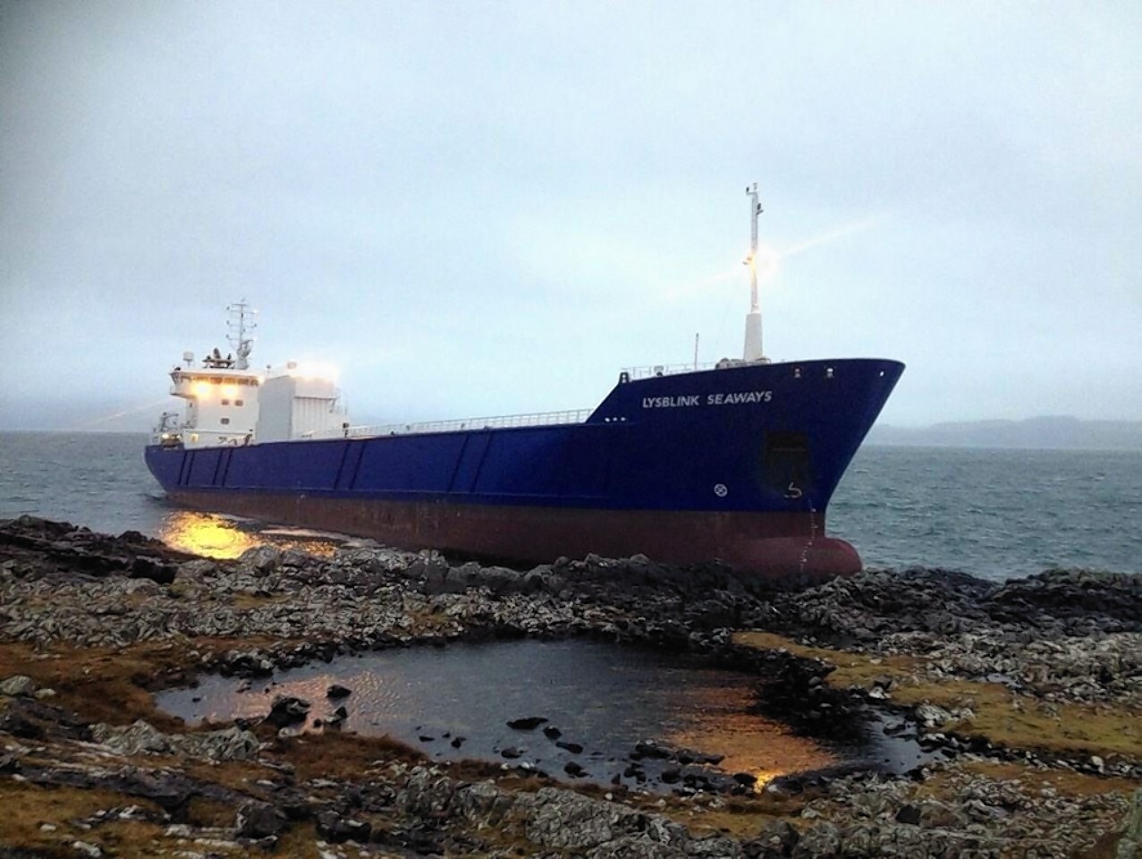 Huge cargo ship which run aground on Scottish coast is ...
