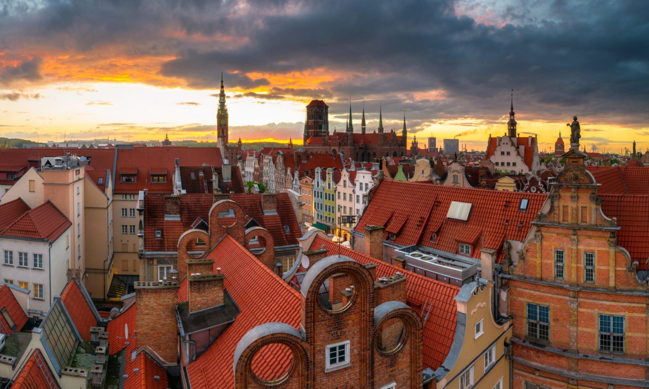 Wis Air dodaje do letniego rozkładu dodatkowe loty z Aberdeen do Polski