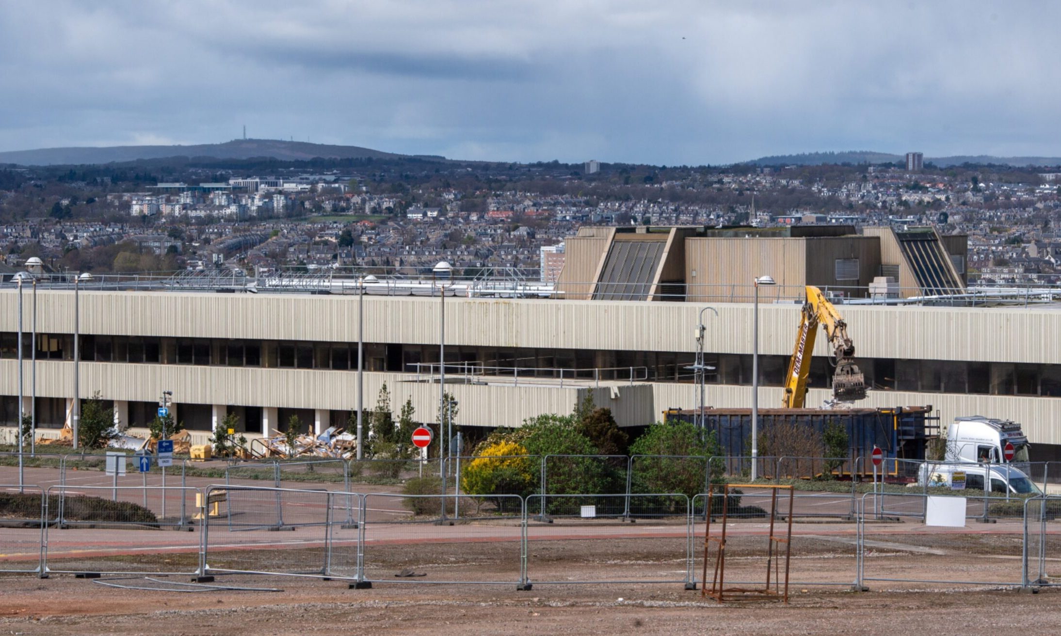 Shell workers look back on ‘Temple of Doom’ Aberdeen HQ as demolition begins