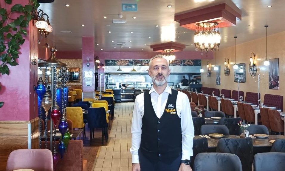 Afterson oyuncusu Aberdeen’de bir Türk restoranı işletiyor